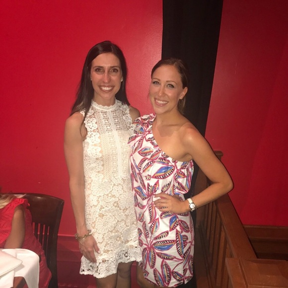 Meet your Posher, Courtney - Picture 1 of 1